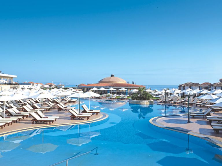TUI SENSATORI Resort Atlantica Caldera Palace à Analipsi, Crète